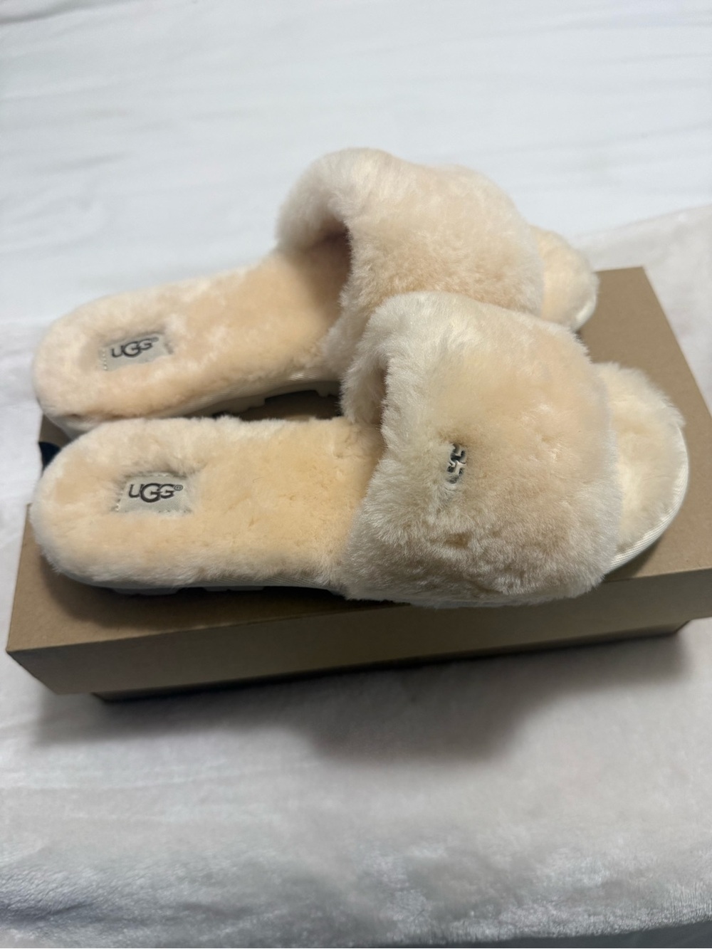 UGG Women's Fluff Slide II Shearling Slide - Cream